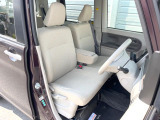 運転席シート廻りは使用感も少なく、良好な状態となっています。丁寧に使われていたことがよくわかりますね。