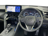 運転席まわりです。 各操作スイッチは使いやすい位置に配置されてます。