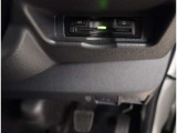 お車の取扱説明書・メンテナンスノート(記録簿)もございますのでディーラーで安心も買って下さい。