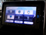 CD、DVD、Bluetooth、AM、FM、スマートフォン接続ができます。