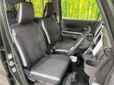 運転席シート廻りは使用感も少なく、良好な状態となっています。前オーナー様が丁寧に使っていたことがよくわかりますね。