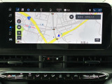 純正コネクテッドナビは常に最新の情報を表示。マップデーターの更新作業などが無く快適に使えます。