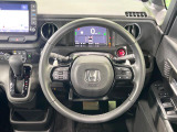 【純正革巻きステアリング】上質な革を使用することで、手にしっかり馴染みとても運転しやすいハンドルです♪