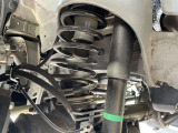 お車を安心してお乗りいただく為には、足回りの定期点検が欠かせません。サービスサポート(有償保証)では無料点検もご提供しており、安心のカーライフをお過ごしいただけるサポート体制が整っています。