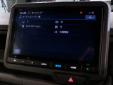 Bluetooth、AM、FM、スマートフォン接続ができます。