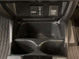 HDMIポート、USBポートが装備されております。HDMIポートを他の機器と繋げることによって、モニターへ映像を流すことができます。
