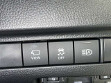 オートマチックハイビームとは、先行車や対向車のライトを認識し、ハイビームとロービームを自動で切り替える機能です。夜道の視界を確保します。詳細は販売店スタッフまでおたずねください。