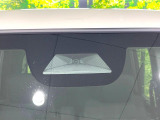【ホンダセンシング】走行中に前方の車両等を認識し、衝突しそうな時は警報とブレーキで衝突回避と被害軽減をアシスト。より安全にドライブをお楽しみいただけます。