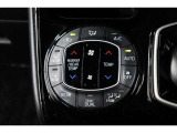 運転席と助手席、それぞれ温度調節ができ、オールシーズン快適なオートエアコンとなっております!