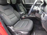 運転席のドアを開け、乗り込む際のイメージです。