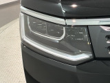 LEDヘッドライトは、点灯の瞬間から最大光量を発揮し、突然暗くなるトンネルなどでの安定感を高めます。