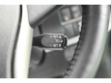 アクセルから足を離しても設定速度で走り続けてくれます。高速道路での長距離移動が楽になりますよ♪