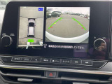 上から見たような画像で車庫入れなどに便利なアラウンドビューモニター
