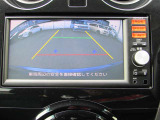 バックカメラ付き☆バックする際に後方の様子をナビモニターに表示してくれます!運転席にいながら、後方確認が出来るので、バック駐車がスムーズに行えます◎