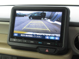 駐車が苦手な方にも安心の、バックカメラ装備です!