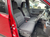 運転席は座り心地が良く快適にドライブをしていただけます。