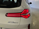 リアランプ 立体的な造形としてBMWらしい個性的なリアビューを明確化しました。
