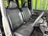 運転席シート廻りは使用感も少なく、良好な状態となっています。丁寧に使われていたことがよくわかりますね。