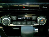 快適オートエアコン付♪設定温度をキープし車内を快適な温度に保ちます♪