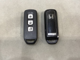 スマートキー付きですからドアロックの開閉およびエンジンスタートが楽々です。電動スライドドアの開け閉めもボタンで操作できます。スペアキーも同じものを用意しております。