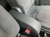 センターアームレスト付き。あるのとないのでは長距離運転がかわります