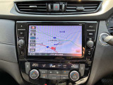 日産オリジナルナビゲーション(MM320D-L)装着車♪インパネにマッチするデザインに加え、9インチの大画面なので地図が大きく見え、操作性を高めます☆