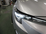精悍な3灯式LEDランプ。通常ランプの2倍以上明るく約10年のロングライフです。