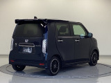 バックカメラが付いているのでバックでの車庫入れも安心です。