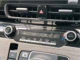 ■温度設定をしておけばいつでも快適な車内温度を維持できるナノイー付オートエアコン!