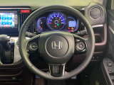 【純正革巻きステアリング】上質な革を使用することで、手にしっかり馴染みとても運転しやすいハンドルです♪