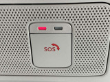 <SOSコール>事故や急病時などに、ボタンひとつで専門のオペレーターに接続。警察や消防への連携をサポートします。別途申込が必要です。