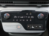 オートエアコンですので、車内を快適な空間に出来ます♪   操作はタッチパネル式ですので爪の長い方でも安心して操作して頂けます!