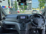 窓ガラスが大きく車両感覚も掴みやすいお車ですので安心してお乗りいただけます。