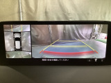 狭い場所での駐車やすれ違いなどでより的確な運転操作に役立つ360&deg;ビューモニターが装備されています。
