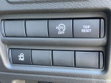 助手席側スライドドアはオート機能付き。運転席からも開閉可能です。