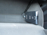 グローブボックス内にETC車載器を装備しています。