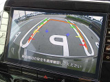 【アラウンドビューモニター&バックモニター】クルマを真上から見下ろしているかのような映像が表示され、周囲の状況がひと目で把握できるので、安心してスマートに駐車できます。駐車が苦手な方にオススメです!