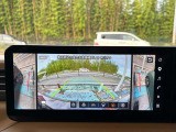 ディスプレイからのカメラ視点を変更することで、状況に合わせて運転席からの死角もカバーできます♪
