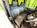 運転席シート廻りは使用感も少なく、良好な状態となっています。丁寧に使われていたことがよくわかりますね。