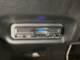 ハンドルの左下にETCがついています。高速道路の料金所の通過も楽々です。 カードの取り出しもしやすい場所についています。