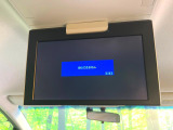 【フリップダウンモニター】大画面モニターで後席でもエンタメをお楽しみいただけます。小さなお子様にも大人気の装備です♪