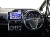 見通しのよいすっきりとした視界で、誰でも運転しやすいです。運転のしやすさは疲れにくさにも繋がりますよ♪