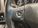 ステアリングにオーディオ操作スイッチが付いています。オーディオ画面に直接タッチしなくても操作が出来ますので、運転に集中できます。