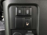 運転席のシートはヒーター付き。