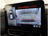 パノラミックビューモニター付きです。車両を上から見たような映像をディスプレイオーディオ画面に表示。運転席からの目視だけでは見にくい、車両周辺の状況をリアルタイムでしっかり確認できます。