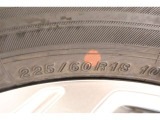 225/60R18    車両装着標準タイヤサイズです。 タイヤのご相談も石川トヨペットカローラにお任せください