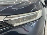 LEDヘッドライトは、点灯の瞬間から最大光量を発揮し、突然暗くなるトンネルなどでの安定感を高めます。