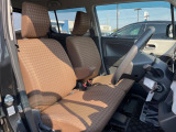 運転席シート廻りは使用感も少なく、良好な状態となっています。丁寧に使われていたことがよくわかりますね。
