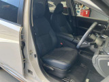運転席まわりです。運転席からの視界が左右に広く隅々まではっきりと見渡せます!クルマの前端も把握しやすく安心して運転できます!
