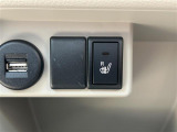 【シートヒーター】冬場のお供に。暖かいシートは女性には嬉しい機能ですね。